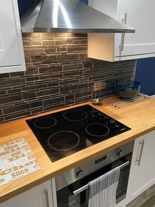 Mumbles - Modern Apartment With Panoramic Sea Views Oystermouth 외부 사진