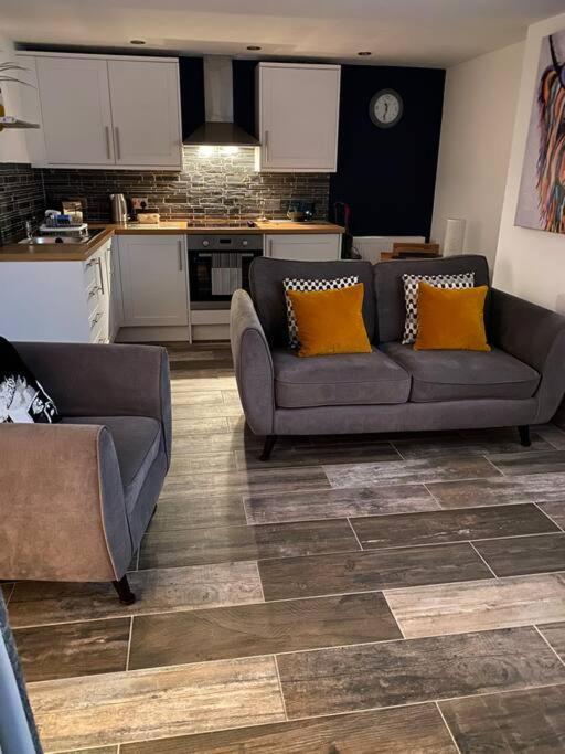 Mumbles - Modern Apartment With Panoramic Sea Views Oystermouth 외부 사진