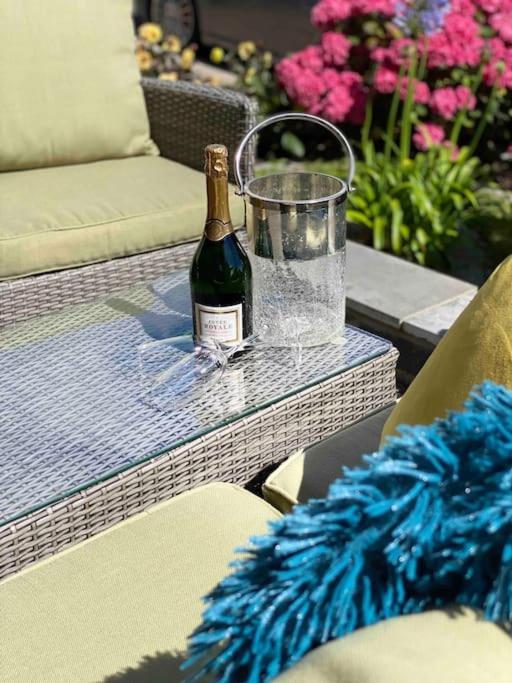 Mumbles - Modern Apartment With Panoramic Sea Views Oystermouth 외부 사진