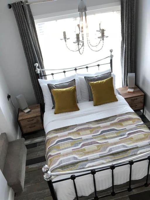 Mumbles - Modern Apartment With Panoramic Sea Views Oystermouth 외부 사진