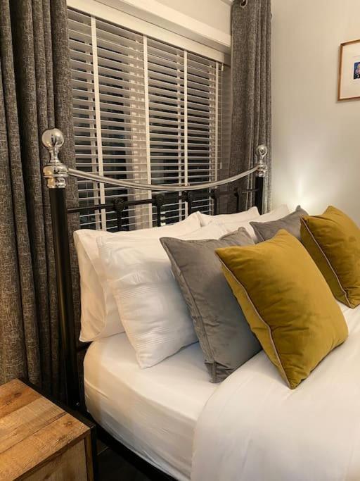 Mumbles - Modern Apartment With Panoramic Sea Views Oystermouth 외부 사진
