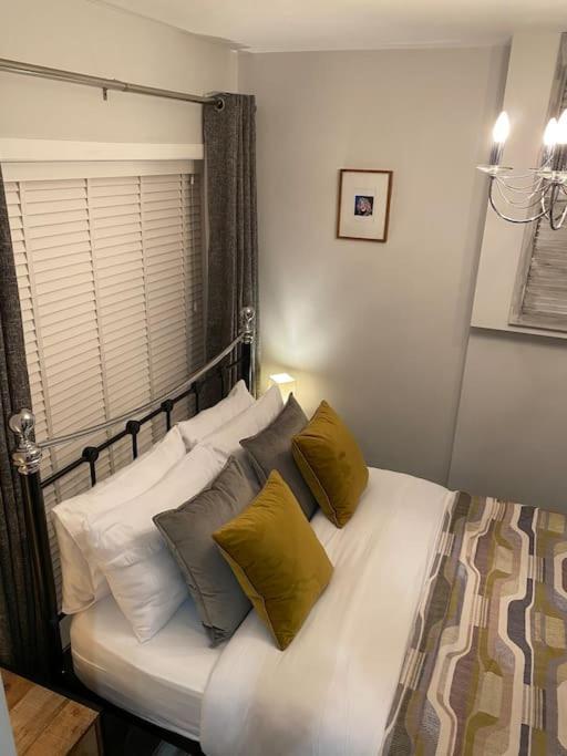 Mumbles - Modern Apartment With Panoramic Sea Views Oystermouth 외부 사진
