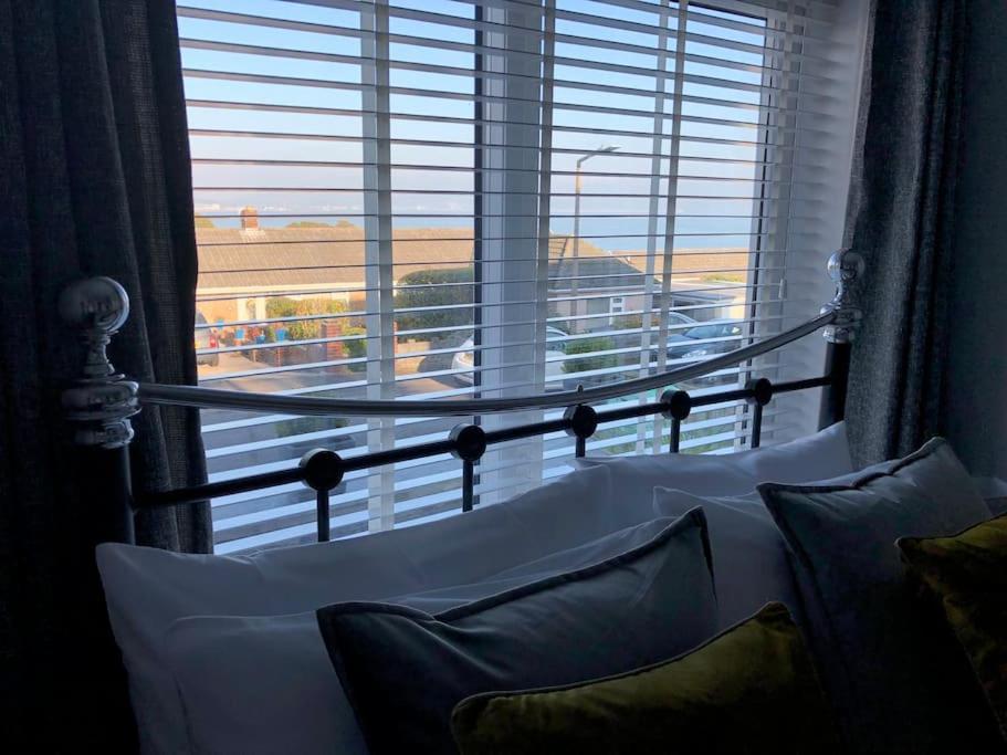Mumbles - Modern Apartment With Panoramic Sea Views Oystermouth 외부 사진