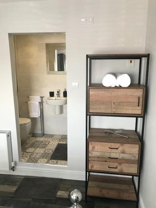 Mumbles - Modern Apartment With Panoramic Sea Views Oystermouth 외부 사진
